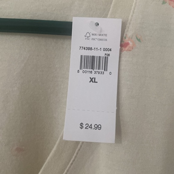 Gap XL Favorite tee beige w orangish flowers 60 cot 40 modal stretch ptp 22 NWT - Picture 4 of 9